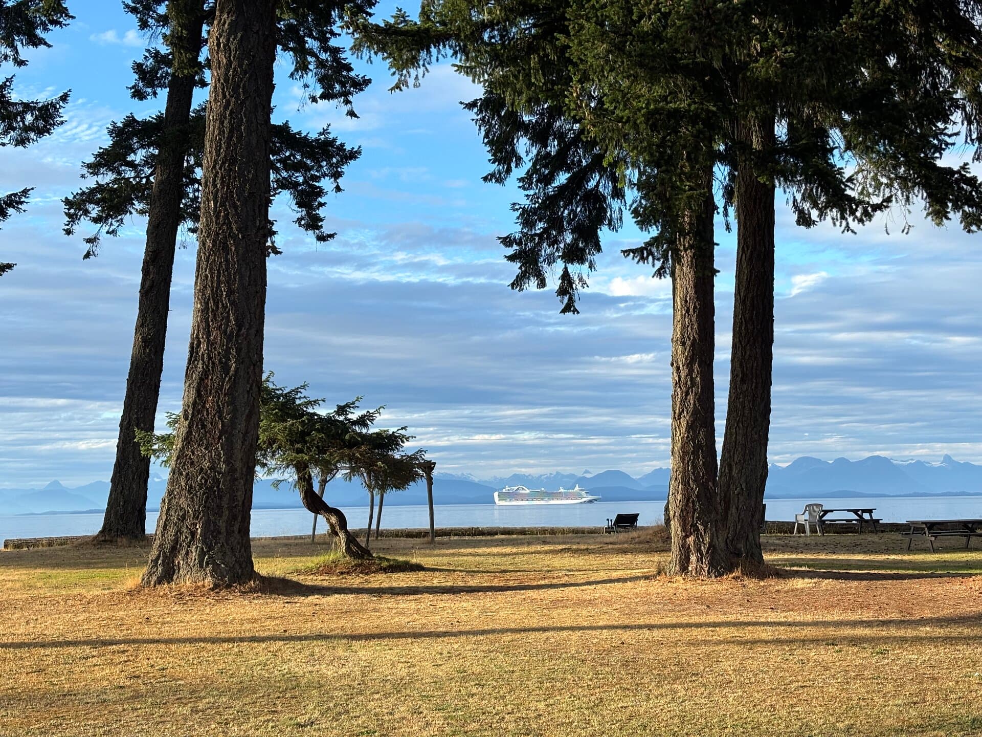Side view of the resort building and landscaping